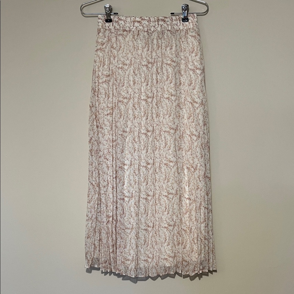 Chic Floral Pleated Maxi Skirt